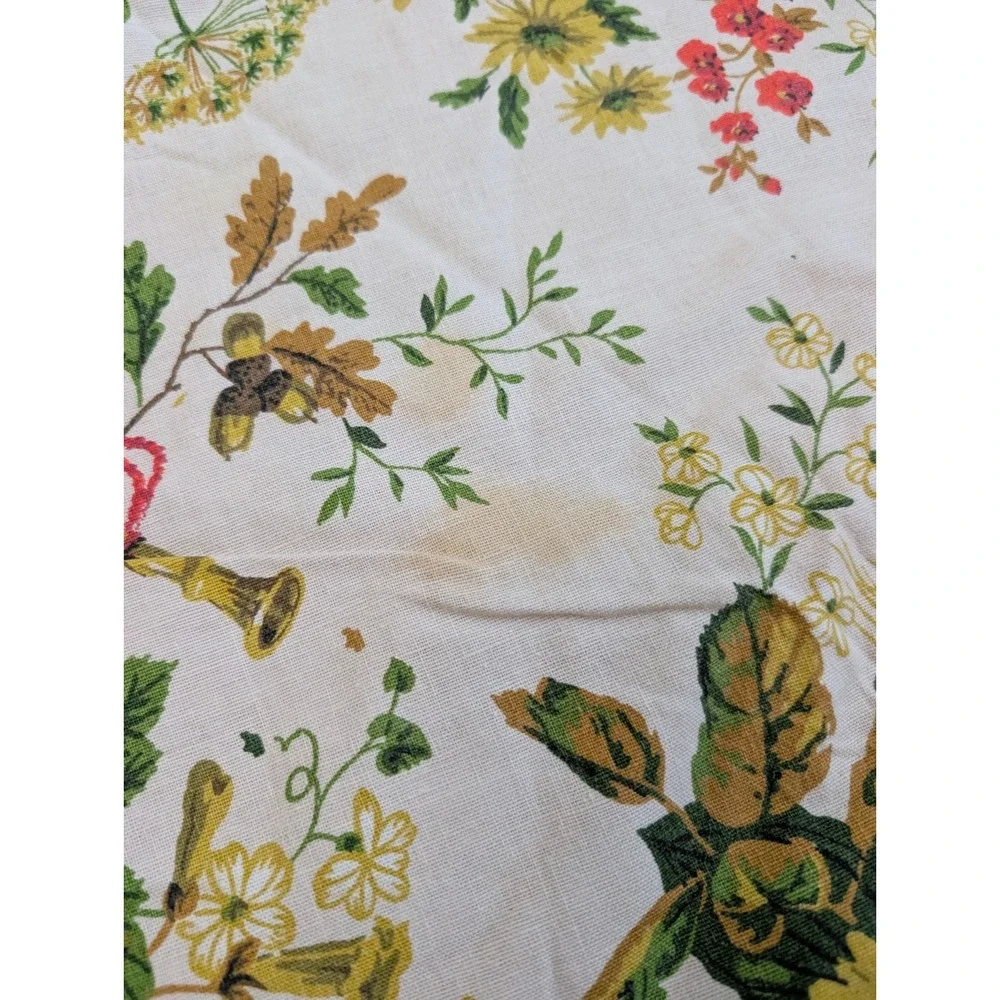 Vintage Christmas Holiday Trumpets & Holly Berry Design Round Tablecloth‎ 5ft